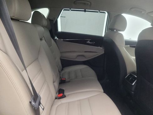 Used 2018 Kia Sorento EX FWD image 19