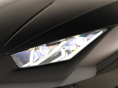 Used 2022 Lamborghini Huracan EVO image 27