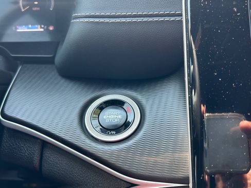 Used 2025 Jeep Grand Cherokee Altitude AWD/4WD image 28