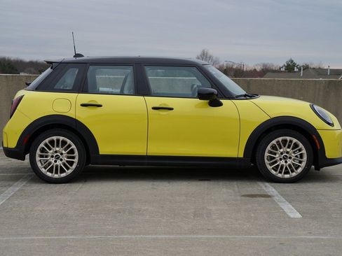Used 2025 MINI Cooper S FWD image 3