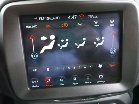 Used 2023 Jeep Renegade Trailhawk AWD/4WD image 18