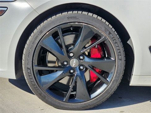 Used 2023 Genesis G70 3.3T w/ Sport Prestige Package image 7