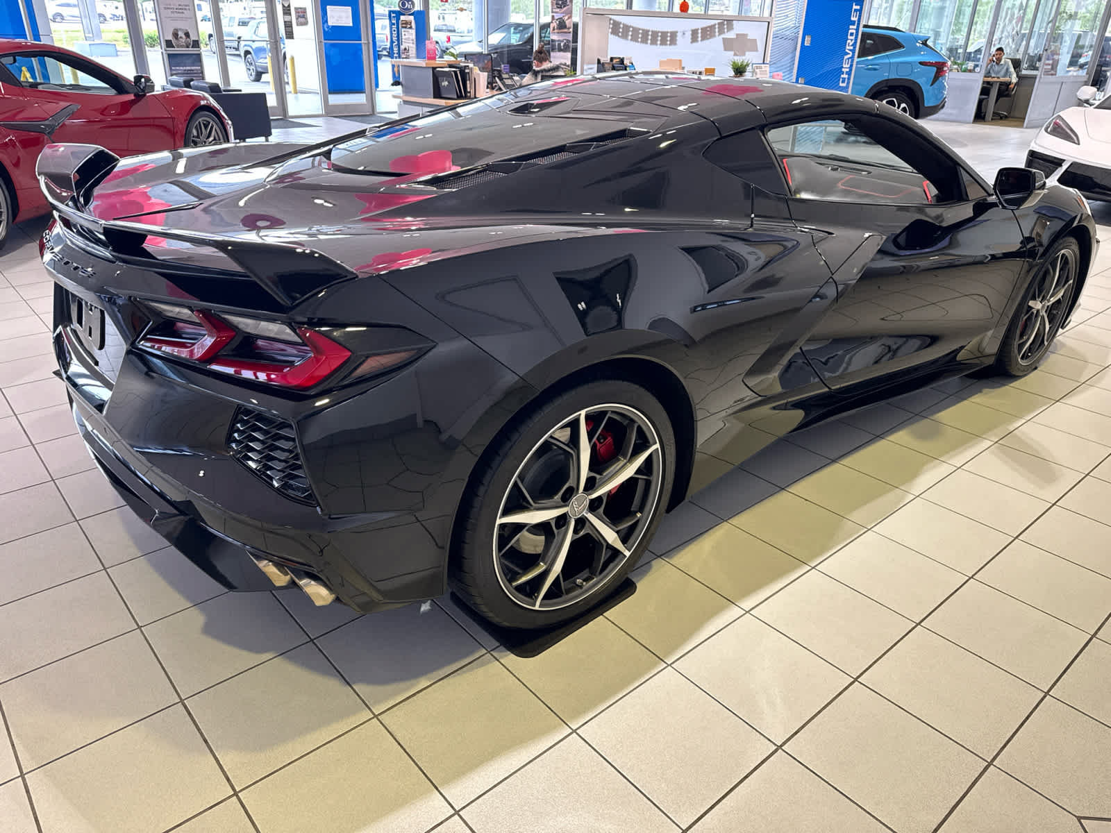 Used 2023 Chevrolet Corvette Stingray Premium Cpe w/ Z51 Performance Package RWD image 4