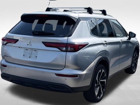 Used 2022 Mitsubishi Outlander ES AWD/4WD image 3