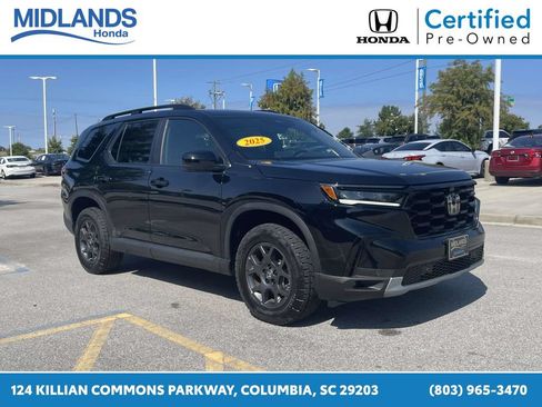 Certified 2025 Honda Pilot TrailSport image 1