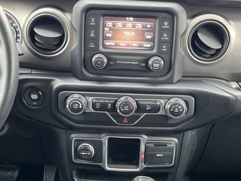 Used 2020 Jeep Wrangler Sport image 26