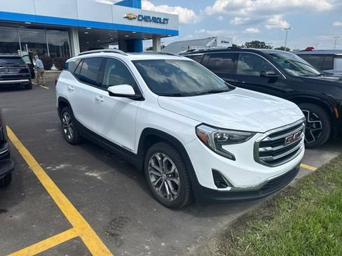 Certified 2020 GMC Terrain SLT w/ Preferred Package AWD/4WD image 2