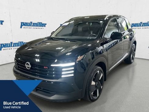 Used 2025 Nissan Kicks SR AWD/4WD image 1