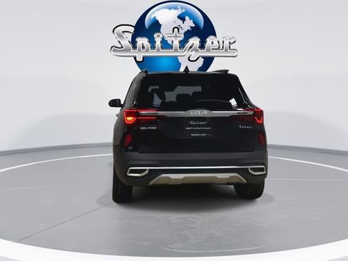 Certified 2023 Kia Seltos SX w/ SX Sunroof Package image 10