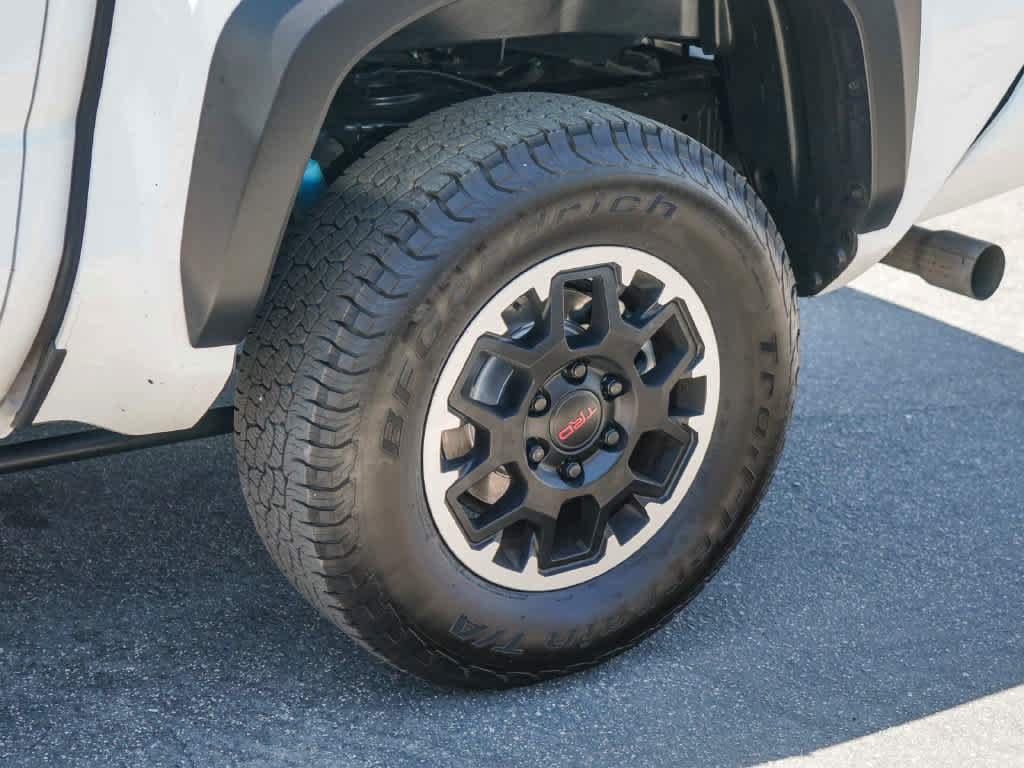 Used 2024 Toyota Tacoma TRD Off-Road AWD/4WD image 10
