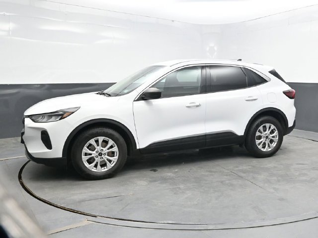 Used 2023 Ford Escape Active AWD/4WD image 3