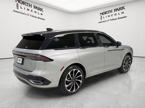 Used 2024 Lincoln Nautilus Black Label AWD/4WD image 5