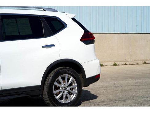 Used 2020 Nissan Rogue SV AWD/4WD image 16
