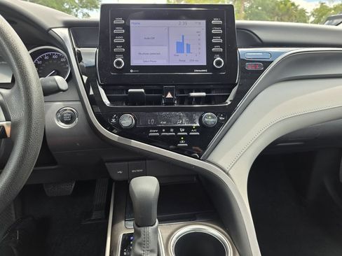 Used 2022 Toyota Camry LE FWD image 17