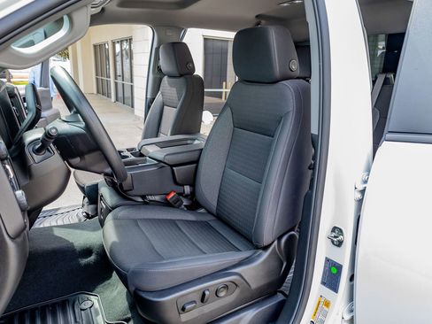 Used 2025 Chevrolet Silverado 2500 Custom w/ Custom Value Package image 28