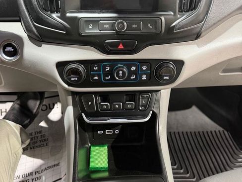 Used 2019 GMC Terrain SLE w/ Driver Convenience Package FWD image 16