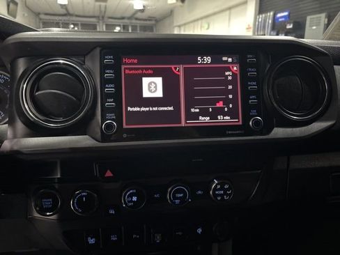 Used 2020 Toyota Tacoma TRD Off-Road image 17