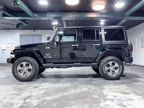 Used 2018 Jeep Wrangler Unlimited Sahara image 5