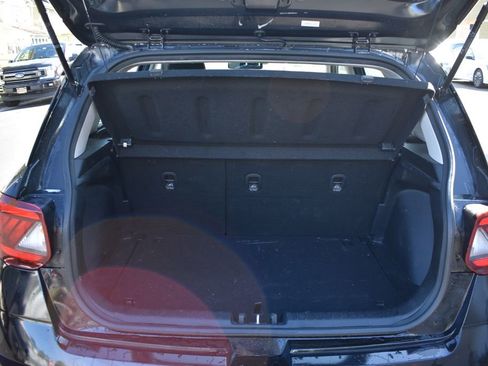 Used 2022 Hyundai Venue SE image 29