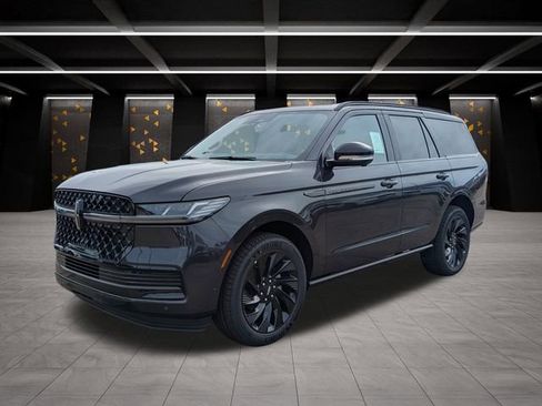 New 2025 Lincoln Navigator Reserve w/ Jet Appearance Package image 2