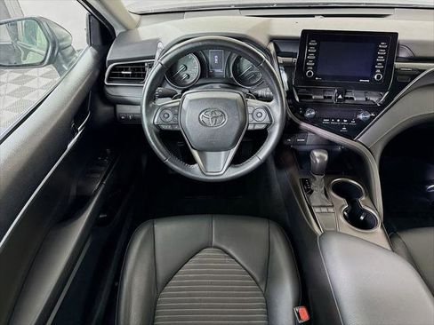 Certified 2022 Toyota Camry SE FWD image 4