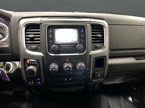 Used 2022 RAM 1500 Classic SLT image 7