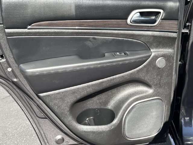 Used 2018 Jeep Grand Cherokee Overland AWD/4WD image 12