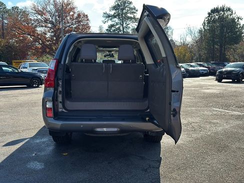 Used 2010 Lexus GX 460 image 17