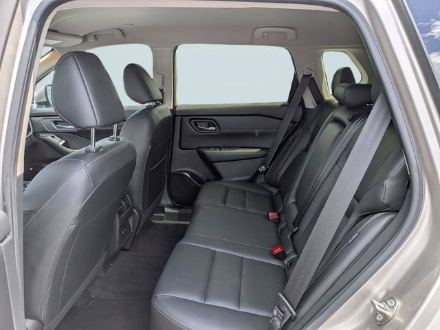 Used 2024 Nissan Rogue SL AWD/4WD image 13
