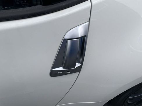 Used 2017 Nissan 370Z Coupe image 23