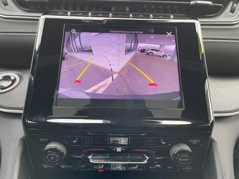 Used 2025 Jeep Grand Cherokee L Altitude AWD/4WD image 21