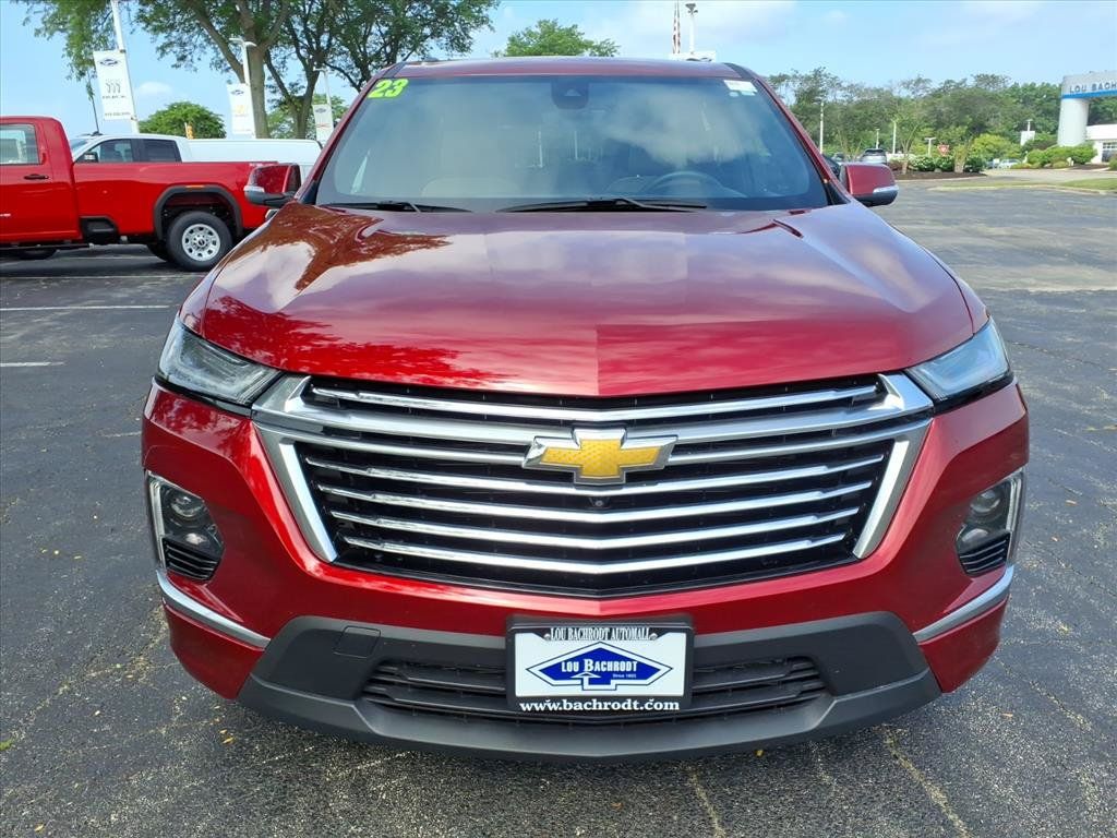 Used 2023 Chevrolet Traverse Premier FWD image 2