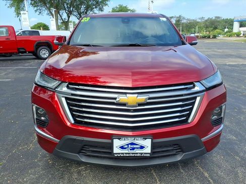 Used 2023 Chevrolet Traverse Premier FWD image 2