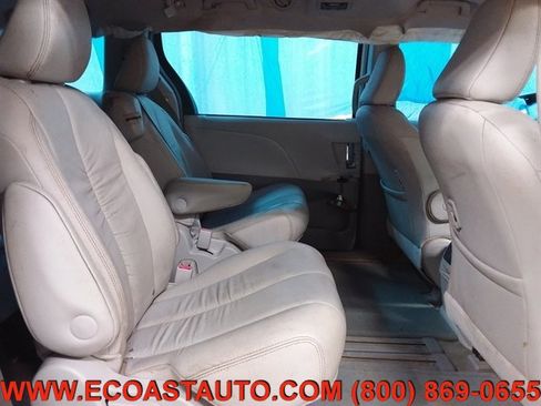 Used 2012 Toyota Sienna XLE w/ Entertainment Pkg image 12