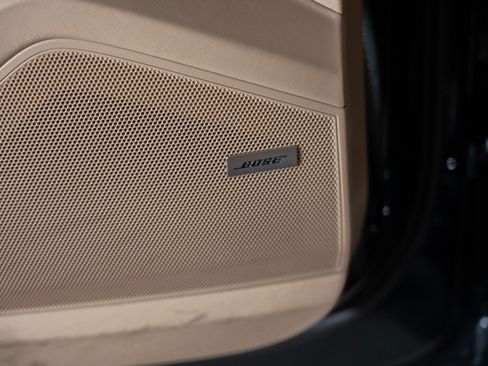 Certified 2023 Porsche Cayenne S Platinum AWD/4WD image 18