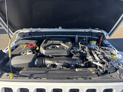 Used 2023 Jeep Wrangler Unlimited Sahara w/ Cold Weather Group image 35