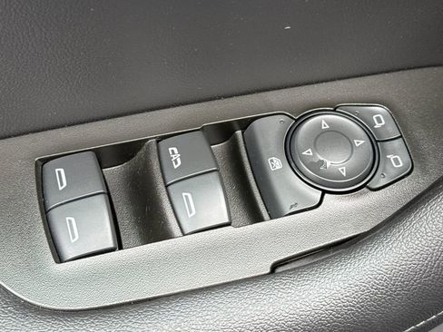 Used 2019 Chevrolet Blazer LT image 18