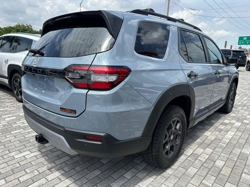 Used 2023 Honda Pilot TrailSport image 10