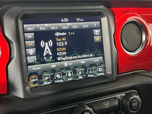 Used 2020 Jeep Wrangler Unlimited Sahara image 17