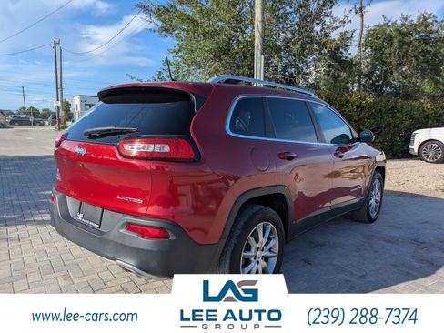 Used 2017 Jeep Cherokee Limited AWD/4WD image 3