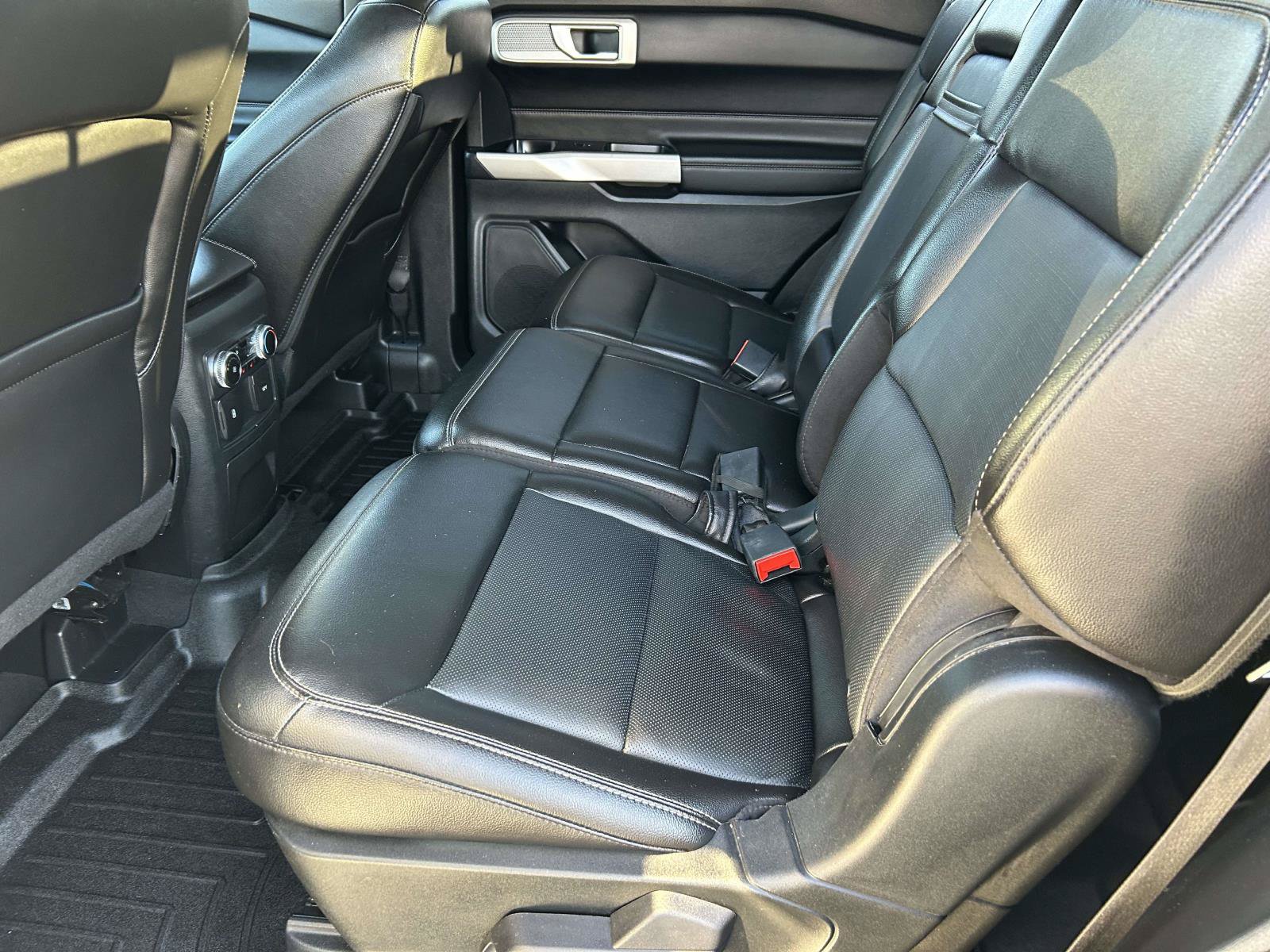 Used 2022 Ford Explorer Limited AWD/4WD image 14