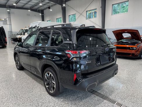 Used 2025 Subaru Forester Limited AWD/4WD image 8