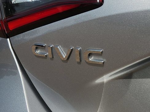 Used 2025 Honda Civic Sport image 9