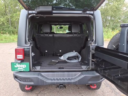 Used 2016 Jeep Wrangler Unlimited Rubicon AWD/4WD image 17