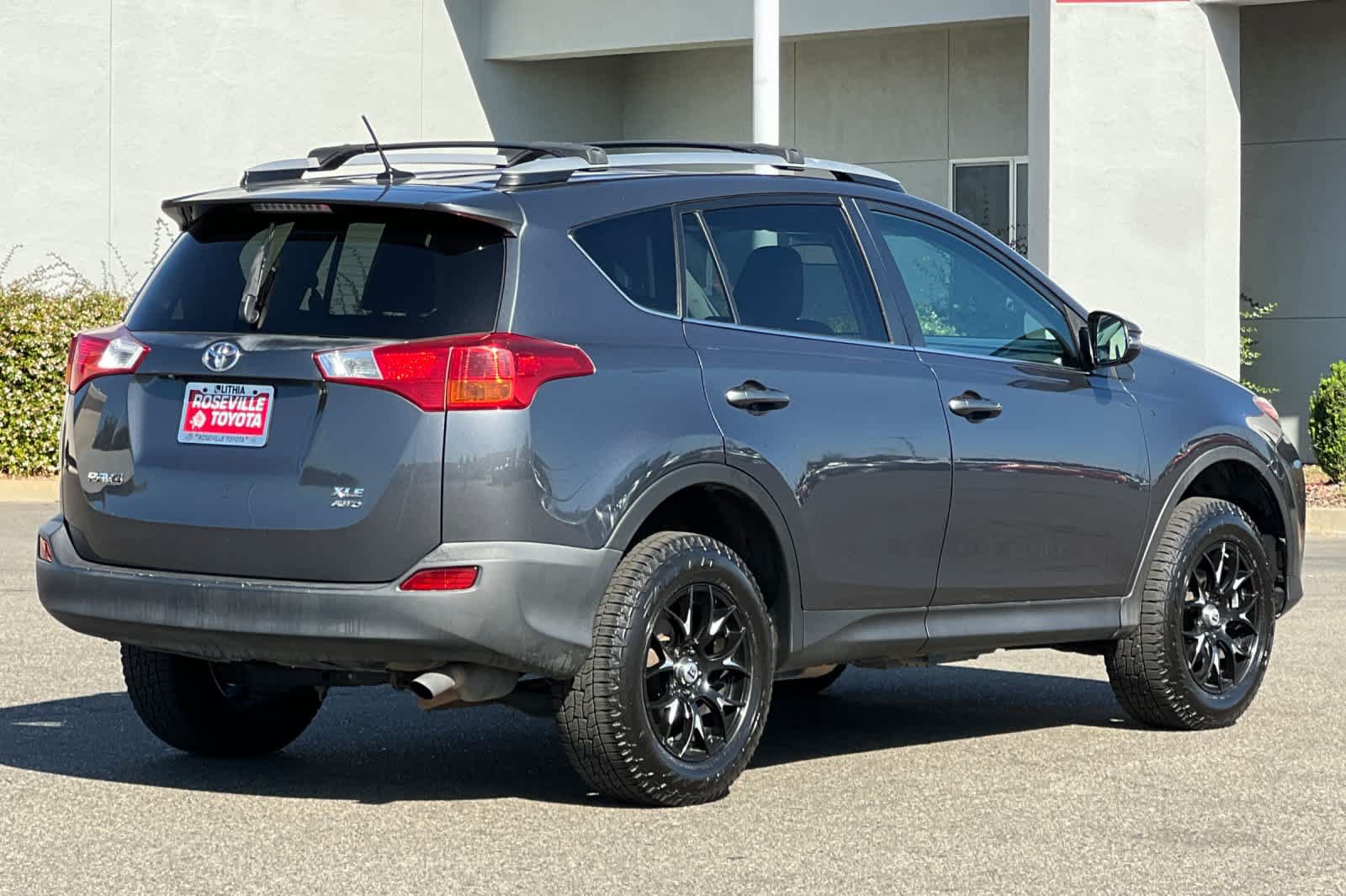 Used 2014 Toyota RAV4 XLE AWD/4WD image 2