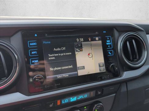 Used 2016 Toyota Tacoma TRD Off-Road w/ Premium & Technology Package AWD/4WD image 12