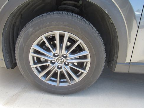 Used 2019 MAZDA CX-5 Touring FWD image 5