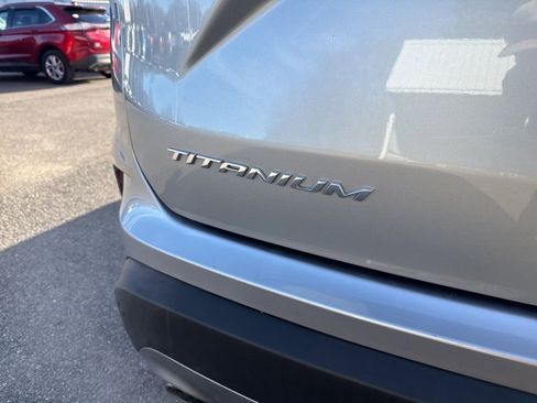 Used 2024 Ford Edge Titanium image 12