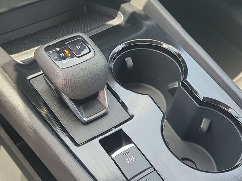 Used 2025 Nissan Rogue SV FWD image 26