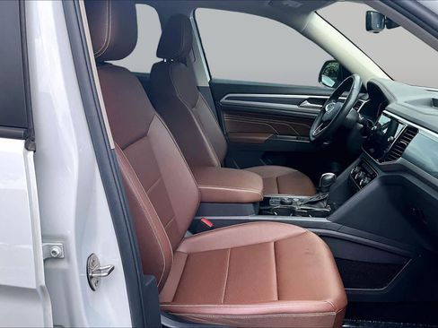 Used 2023 Volkswagen Atlas SEL R-Line AWD/4WD image 8